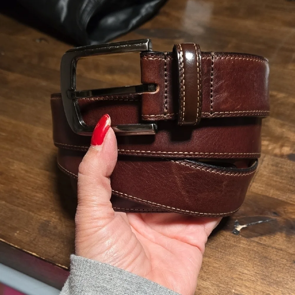 Barneys New York Made In Italy Men's Brown Russet Leather Belt Size 42